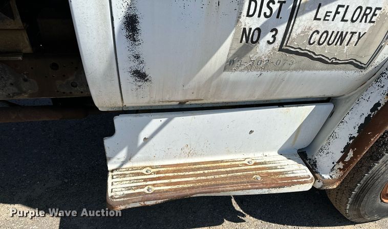 image for item LR9600 1987 Chevrolet C6M  dump truck