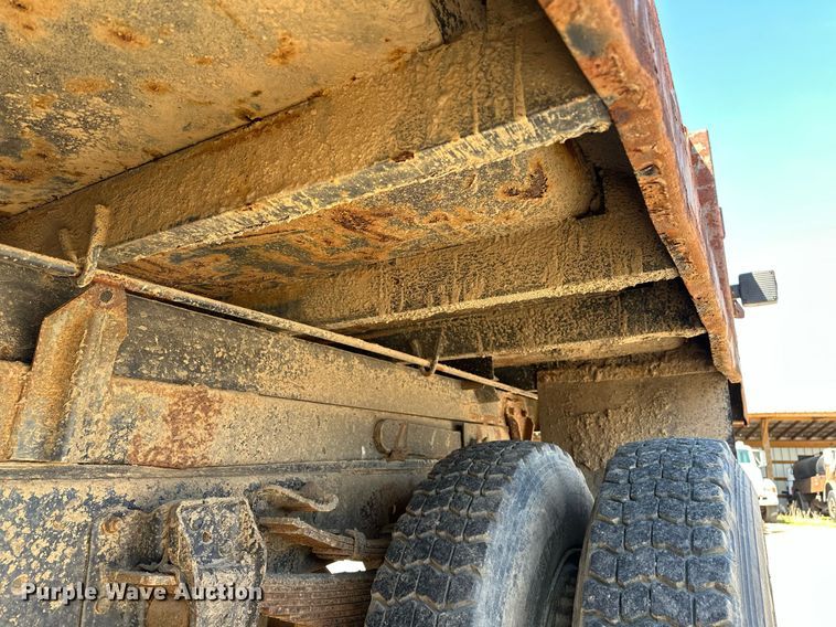 image for item LR9600 1987 Chevrolet C6M  dump truck