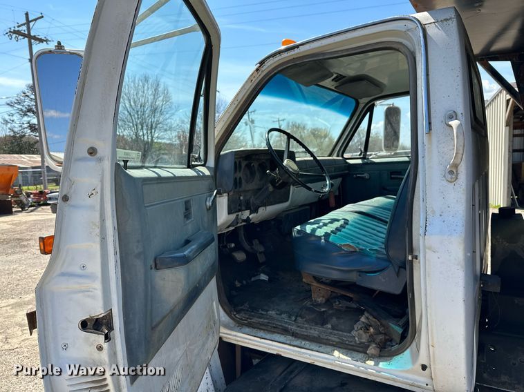 image for item LR9600 1987 Chevrolet C6M  dump truck