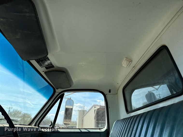 image for item LR9600 1987 Chevrolet C6M  dump truck