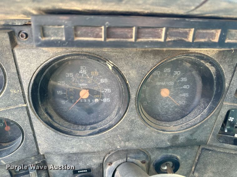 image for item LR9600 1987 Chevrolet C6M  dump truck