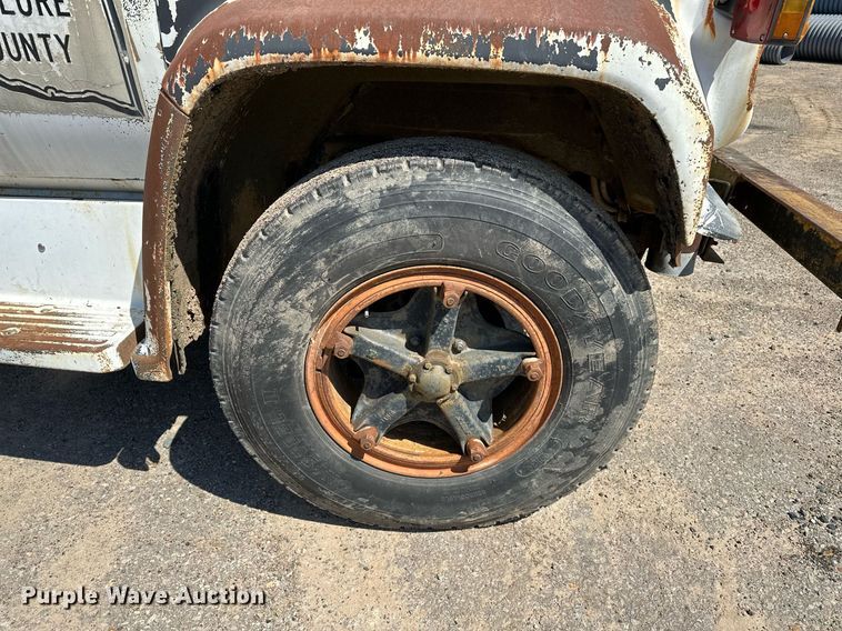 image for item LR9600 1987 Chevrolet C6M  dump truck