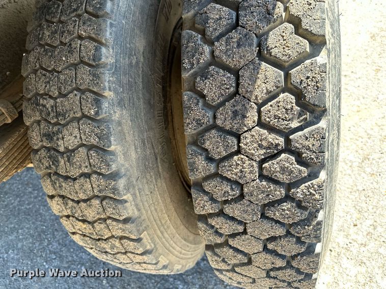 image for item LR9600 1987 Chevrolet C6M  dump truck