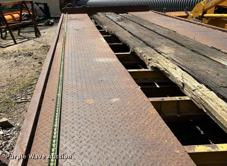 image for item LR9601 1990 Belshe  equipment trailer