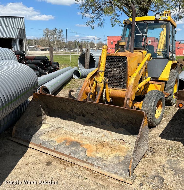 image for item LR9603 1990 John Deere 310C  backhoe
