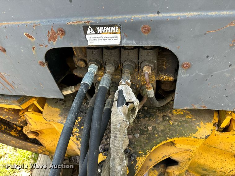 image for item LR9603 1990 John Deere 310C  backhoe