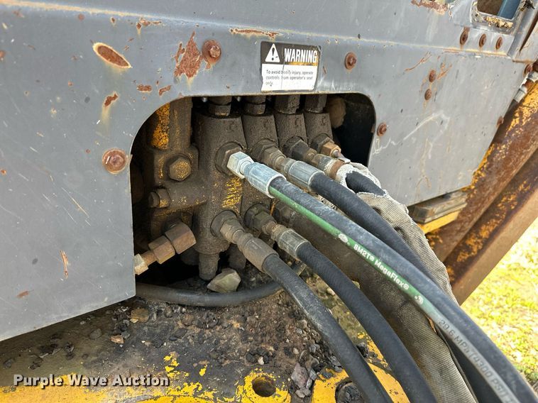 image for item LR9603 1990 John Deere 310C  backhoe