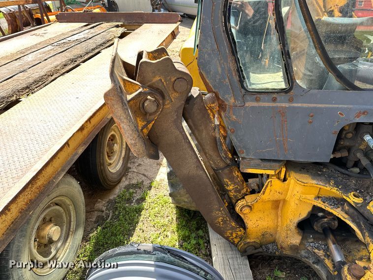 image for item LR9603 1990 John Deere 310C  backhoe