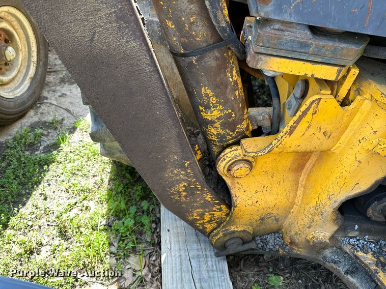 image for item LR9603 1990 John Deere 310C  backhoe