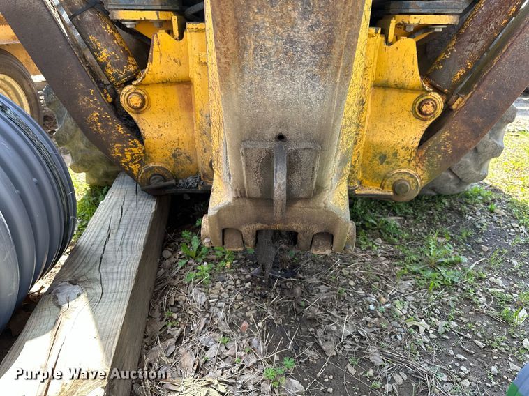 image for item LR9603 1990 John Deere 310C  backhoe