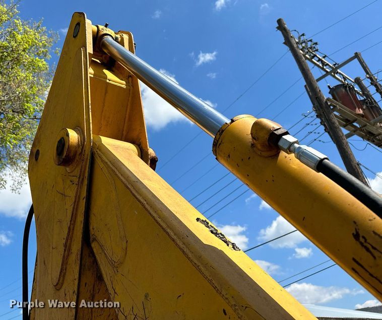 image for item LR9603 1990 John Deere 310C  backhoe