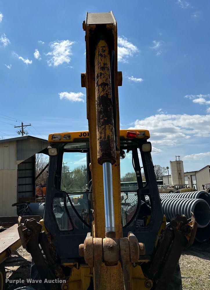 image for item LR9603 1990 John Deere 310C  backhoe