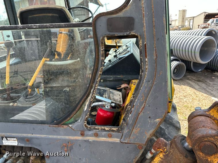 image for item LR9603 1990 John Deere 310C  backhoe