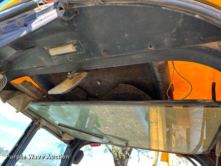 image for item LR9603 1990 John Deere 310C  backhoe