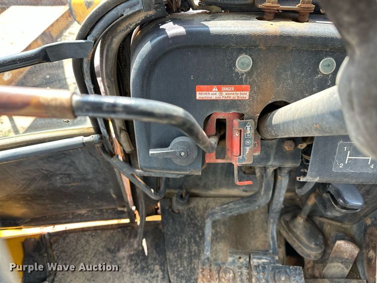 image for item LR9603 1990 John Deere 310C  backhoe