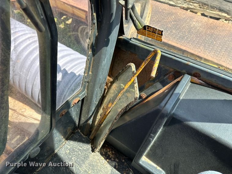 image for item LR9603 1990 John Deere 310C  backhoe