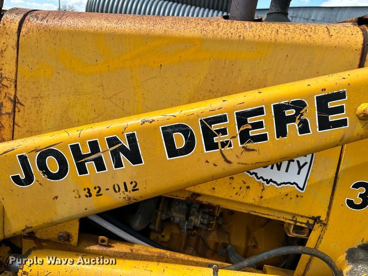 image for item LR9603 1990 John Deere 310C  backhoe