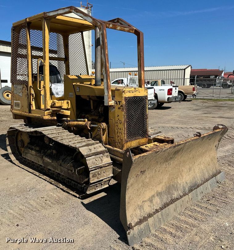 image for item LR9604 1988 Caterpillar D3B  dozer