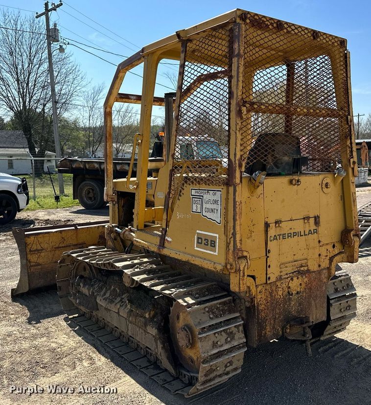 image for item LR9604 1988 Caterpillar D3B  dozer