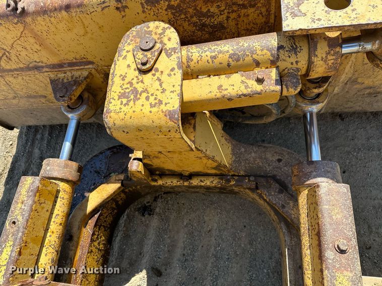 image for item LR9604 1988 Caterpillar D3B  dozer