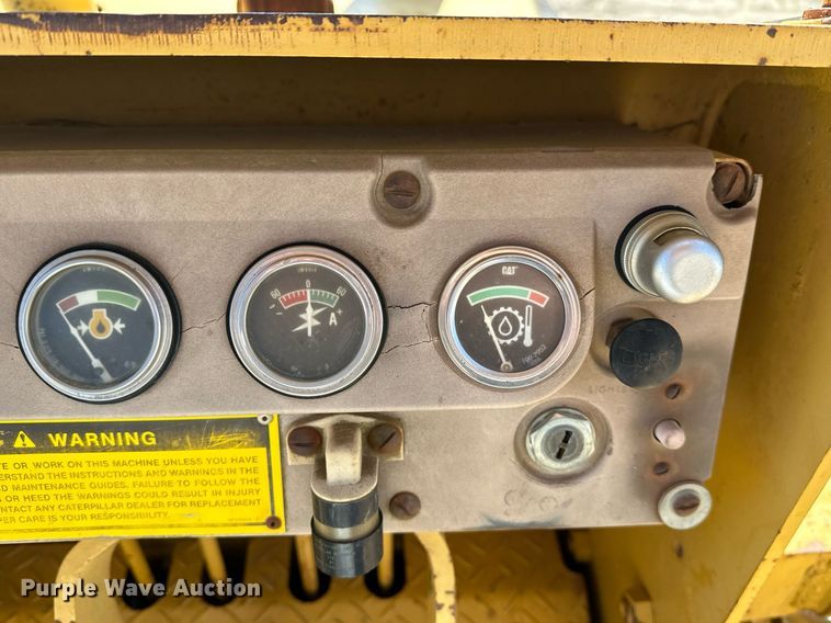 image for item LR9604 1988 Caterpillar D3B  dozer