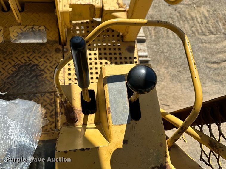 image for item LR9604 1988 Caterpillar D3B  dozer