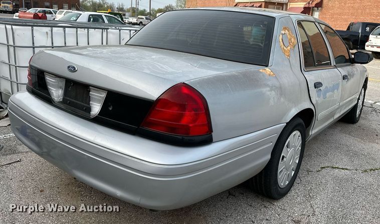 image for item LR9618 2008 Ford Crown Victoria Police Interceptor