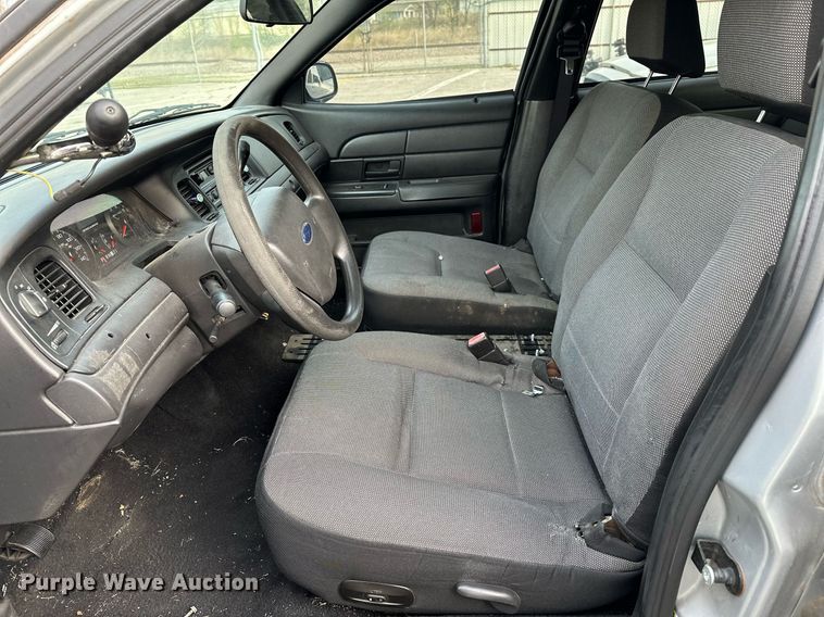 image for item LR9618 2008 Ford Crown Victoria Police Interceptor