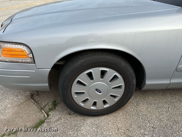 image for item LR9618 2008 Ford Crown Victoria Police Interceptor