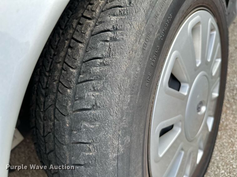 image for item LR9618 2008 Ford Crown Victoria Police Interceptor