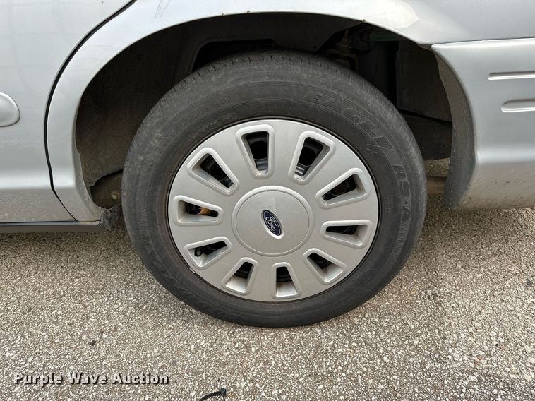 image for item LR9618 2008 Ford Crown Victoria Police Interceptor