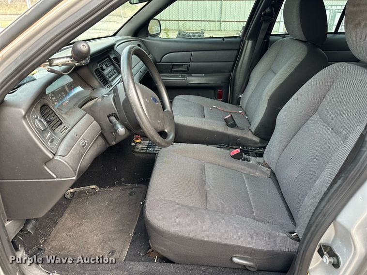 image for item LR9619 2011 Ford Crown Victoria Police Interceptor