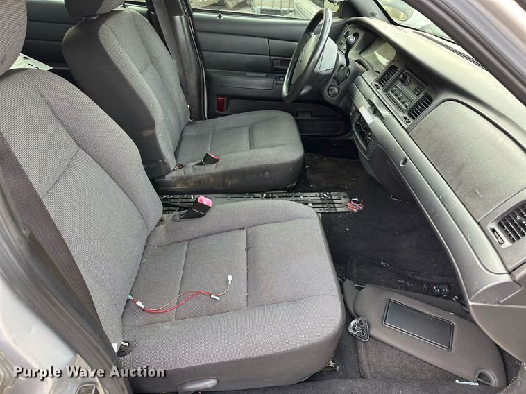 image for item LR9619 2011 Ford Crown Victoria Police Interceptor
