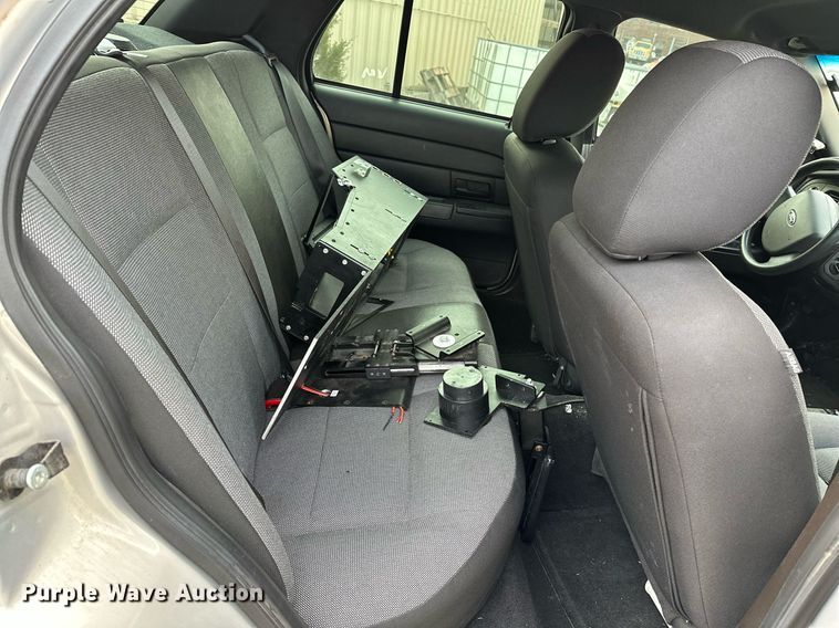 image for item LR9619 2011 Ford Crown Victoria Police Interceptor