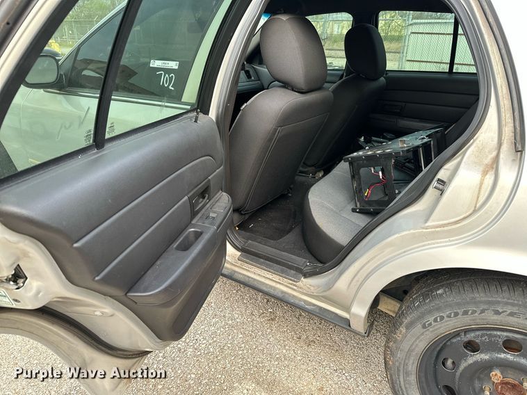 image for item LR9619 2011 Ford Crown Victoria Police Interceptor