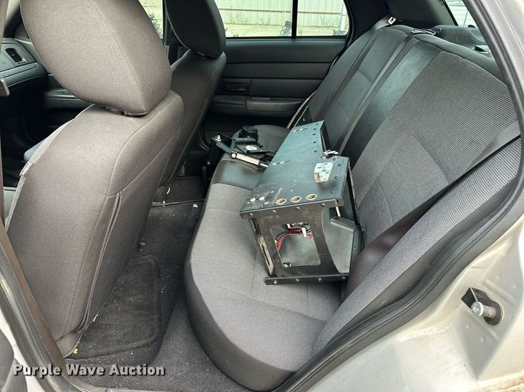 image for item LR9619 2011 Ford Crown Victoria Police Interceptor