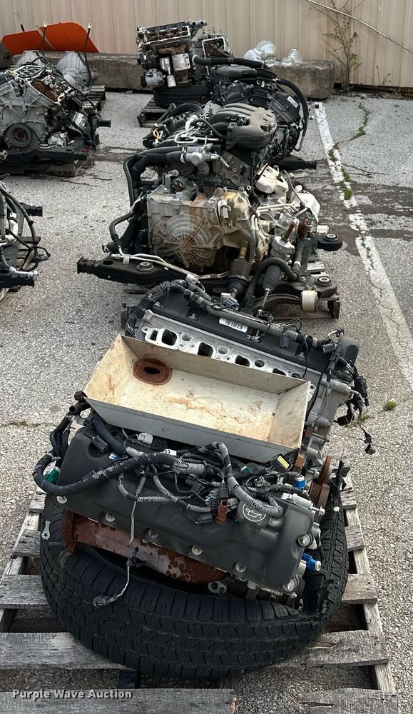 image for item LR9622 (4) engine blocks