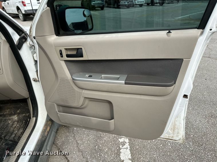 image for item LR9625 2009 Ford Escape Hybrid  SUV