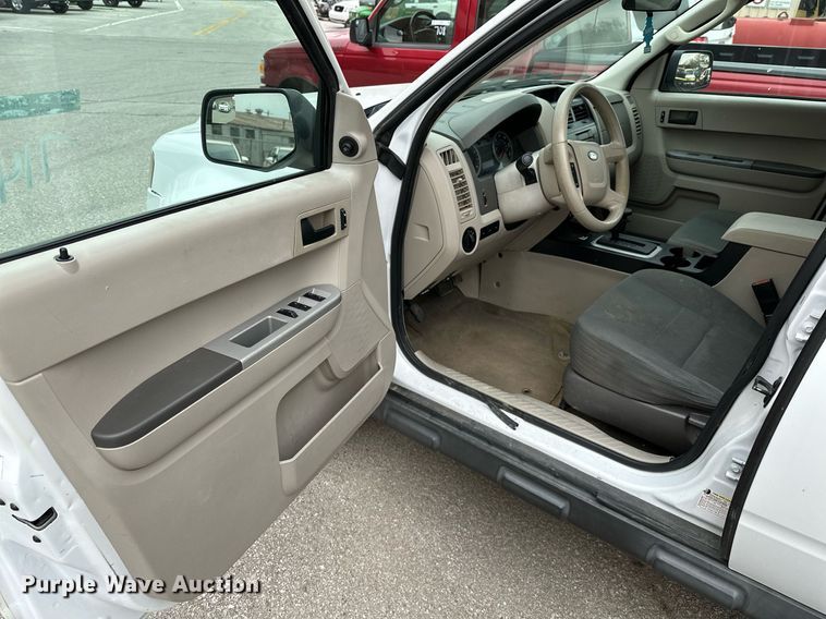 image for item LR9627 2011 Ford Escape  SUV