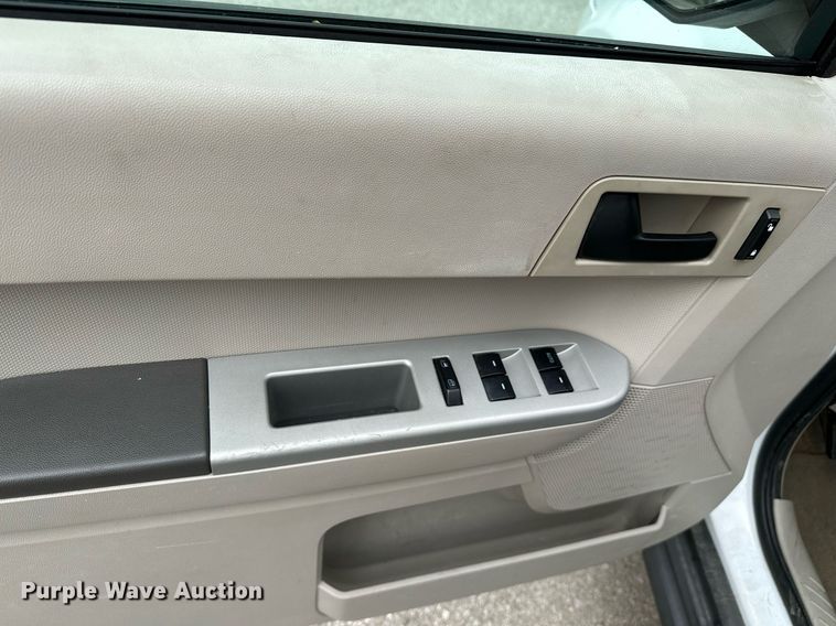 image for item LR9627 2011 Ford Escape  SUV