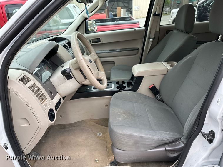 image for item LR9627 2011 Ford Escape  SUV