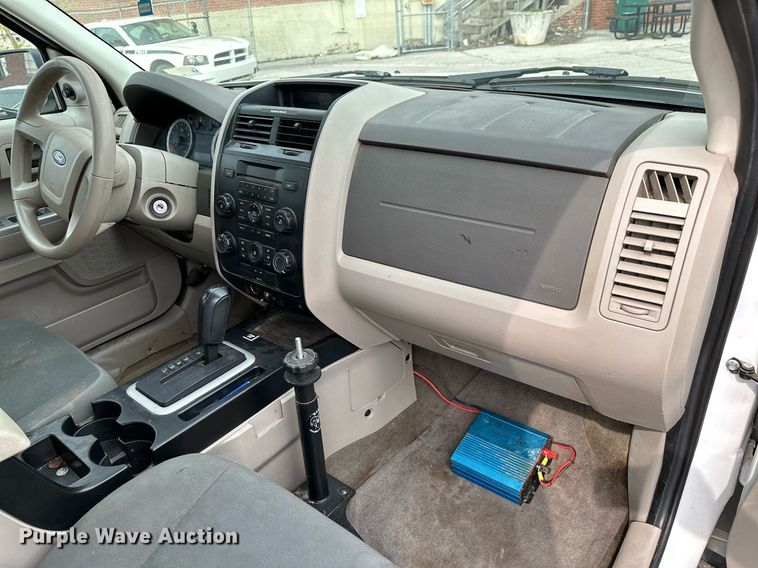 image for item LR9627 2011 Ford Escape  SUV