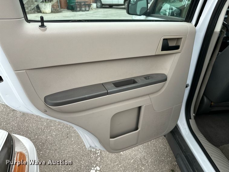 image for item LR9627 2011 Ford Escape  SUV