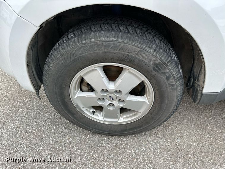 image for item LR9627 2011 Ford Escape  SUV