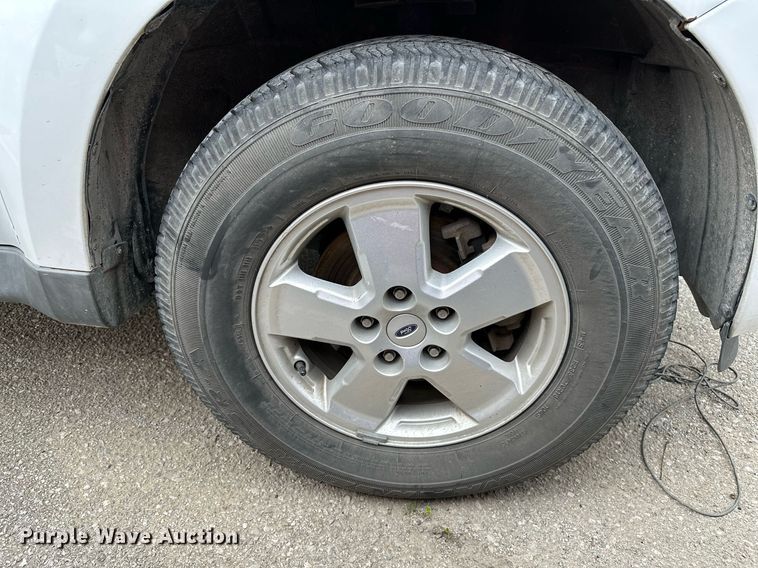 image for item LR9627 2011 Ford Escape  SUV