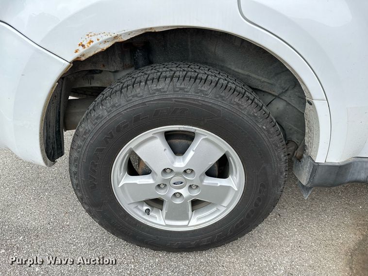 image for item LR9627 2011 Ford Escape  SUV