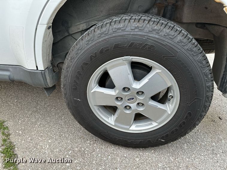 image for item LR9627 2011 Ford Escape  SUV