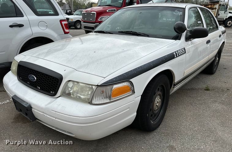 image for item LR9628 2011 Ford Crown Victoria Police Interceptor