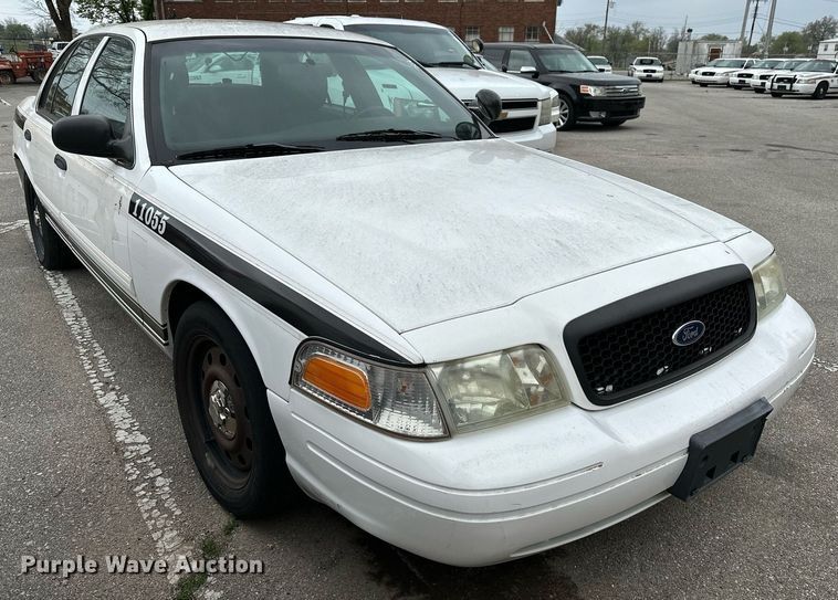 image for item LR9628 2011 Ford Crown Victoria Police Interceptor