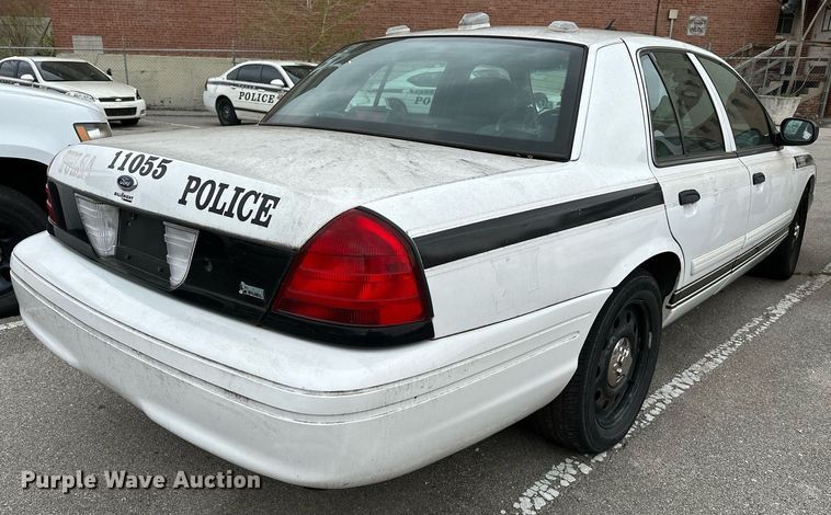 image for item LR9628 2011 Ford Crown Victoria Police Interceptor